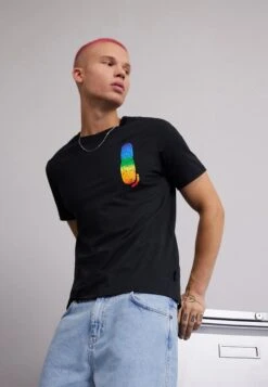 Pride Unisex - Print T-Shirt - Converse Black