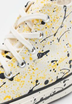 Converse Chuck 70 Paint Splatter Unisex - High-Top Trainers - Beige/Black/Amarillo -Converse Store 09b2c0a4004e4a6fa60d336d2a9bd641
