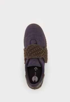 Converse CHET LO RUN STAR TRAINER UNISEX - Trainers - Nightshade -Converse Store 0a06441033d644e1bcefc74b9da484ad