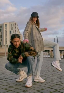 Converse Run Star Hike - High-Top Trainers - White/Black -Converse Store 0f82fbf8da2e4a22b760b97e58791ca2