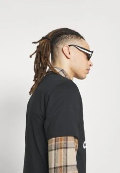 Converse Go To Star Chevron Tee Unisex - Print T-Shirt - Black -Converse Store 11baec5deaab4bbe93e1f039441529f8