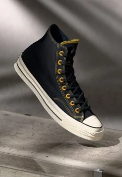 Converse CHUCK 70 GTX UNISEX - High-top Trainers - Black/sunny Angle