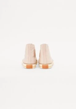 Converse CHUCK TAYLOR ALL STAR UNISEX - High-top Trainers - Beige 8 Converse CHUCK TAYLOR ALL STAR UNISEX - High-top Trainers - Beige -Converse Store 1514d7b6f58d4ad282e4e2004f5b97a3