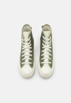 Converse Chuck 70 Unisex - High-Top Trainers - Utility/Alligator Friend/Egret 9 Converse Chuck 70 Unisex - High-Top Trainers - Utility/Alligator Friend/Egret -Converse Store 165d0e2df3724d8dbb3052de8689243c