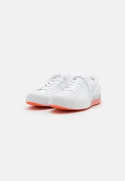 Converse Chuck Taylor All Star Flyease Hands-Free Unisex - Trainers - White/Black/Wild Mango -Converse Store 1ee52dc060f048459e074e76b53e323c