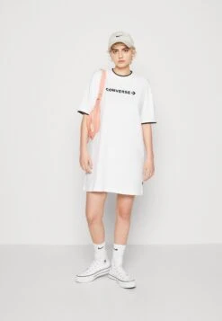 Converse Store -Converse Store 222f41e2c4f0478b83d486bc50f33831