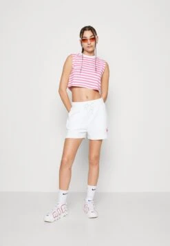 Converse Store -Converse Store 24d439c6a3b94f43a3d1692254e85d36