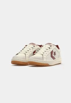 Converse PRO BLAZE CLASSIC - Trainers - Egret/rottin Apple -Converse Store 262e3e5e363b444da47133da2d280911