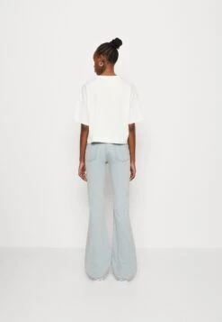 Converse Chuck Patch Boxy Tee - Print T-Shirt - Egret 8 Converse Chuck Patch Boxy Tee - Print T-Shirt - Egret -Converse Store 2955b88557a64c129953f0056e0703fe