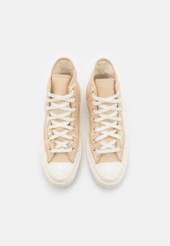 Converse Chuck 70 - High-Top Trainers - Oat Milk/Egret -Converse Store 33af4297d1e14e50b06323932742f9e1