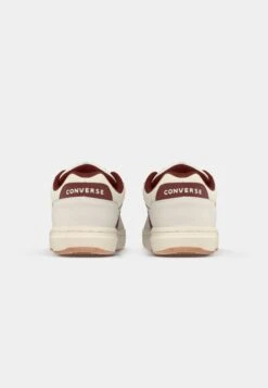 Converse PRO BLAZE CLASSIC - Trainers - Egret/rottin Apple -Converse Store 35f352ab0f204ed197fbd82e39054e65