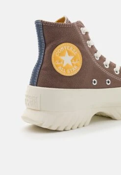 Converse Lugged 2.0 Unisex - High-Top Trainers - White/Brown -Converse Store 3a03f5009c6349c385f12edbd48f7e4b