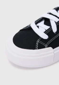 Converse CHUCK TAYLOR ALL STAR CRUISE UNISEX - Trainers - Black/white -Converse Store 3c31ad404d9e49c6a552993a4abe282f