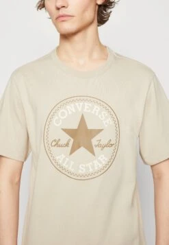 Converse Go To All Star Patch Logo Unisex - Print T-Shirt - Beach Stone -Converse Store 3ee1faf5cede4c6cb0ad77cd74b6864d