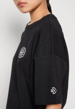 Converse Let'S Grow - Print T-Shirt - Black -Converse Store 3f98c54932f04c4e910a2312b9ae70bf