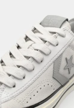 Converse STAR PLAYER 76 UNISEX - Trainers - Barely Grey/grey Area/black -Converse Store 416d07fc164b47bcba83fed28d27d207