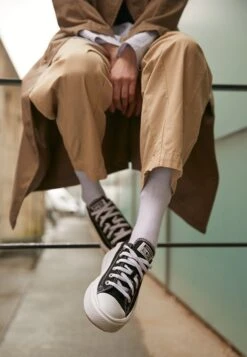 Converse Chuck Taylor Move Platform - Trainers - Black/White -Converse Store 41d8be555cb2476fa424bd830b9c4992