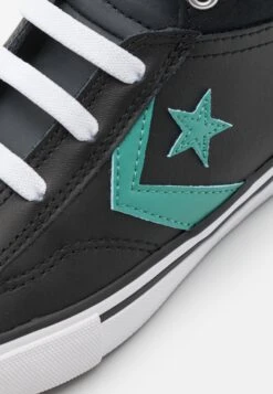 Converse Pro Blaze Strap Easy-On Varsity Club Unisex - High-Top Trainers - Black/Algae Coast/White -Converse Store 4855bda172664f6fb0132c946ea85434