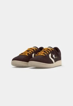 Converse ALL STAR CLASSIC TRAINER UNISEX - Trainers - Rugged Brown/natural Ivory/gold-coloured -Converse Store 4905aca92b8245f58b199153c6d027c4