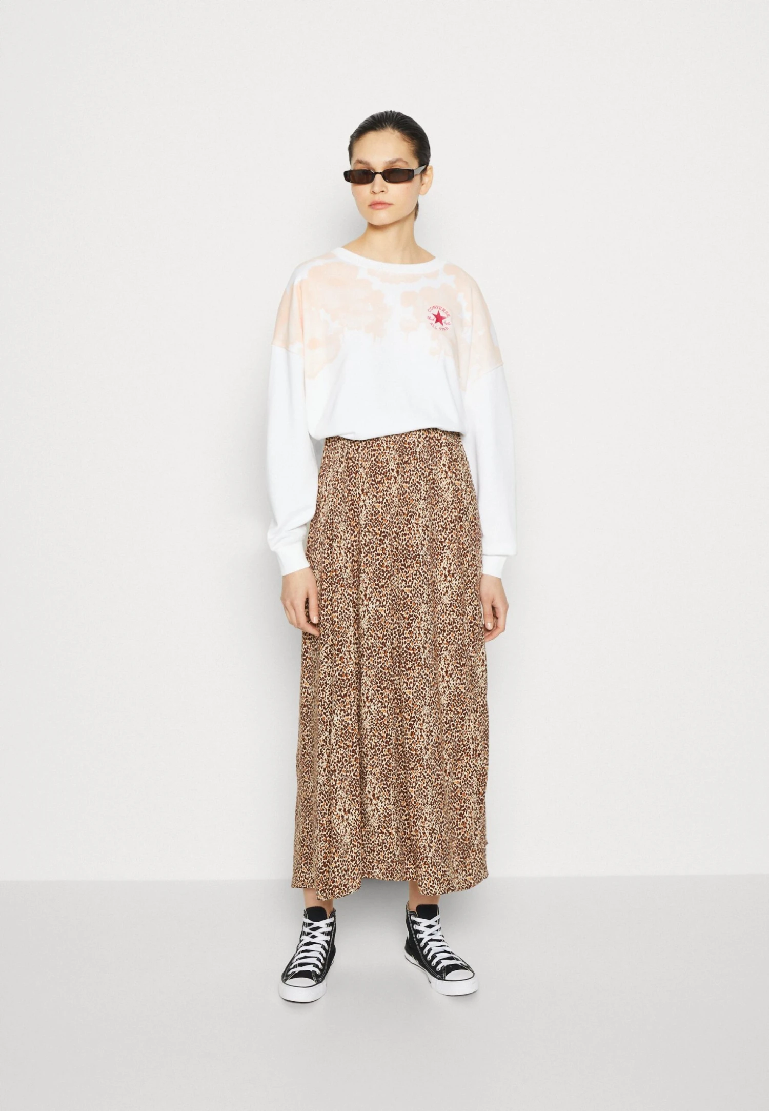 Converse Chuck Taylor Patch French Terry Crew - Sweatshirt - White 2 Converse Chuck Taylor Patch French Terry Crew - Sweatshirt - White - Image 2