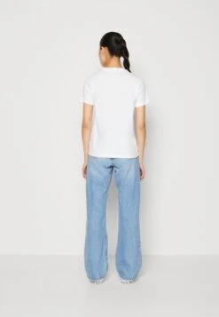 Converse Chuck Taylor Patch - Print T-Shirt - White -Converse Store 4d8fad69847d461ebc1b800d467e7848