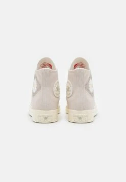 Converse Chuck 70 - High-Top Trainers 9 Converse Chuck 70 - High-Top Trainers -Converse Store 4ea6856e32eb48449d4e84c14cf27a90