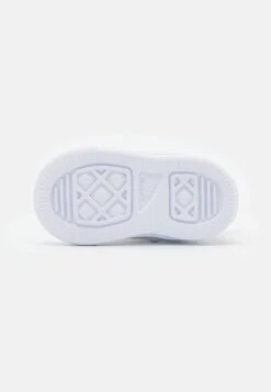 Converse Chuck Taylor All Star Ultra Color Pop Mid Unisex - High-Top Trainers - White/Black/University Red 10 Converse Chuck Taylor All Star Ultra Color Pop Mid Unisex - High-Top Trainers - White/Black/University Red -Converse Store 4fa289f2076345968272e3d77f52dbad