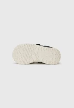 Converse OMEGA UNISEX - Trainers - Black/vintage White/egret -Converse Store 4fe03773b6d44d66b56647b68fdf0a32