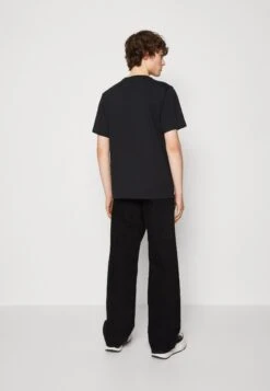 Converse Go To Coastal All Star Unisex - Print T-Shirt - Black -Converse Store 5a75e744626a41bd9d017c4f3ef7e366