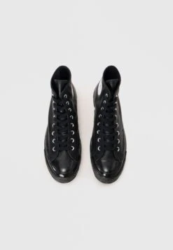 Converse CHUCK 70 UNISEX - High-top Trainers - Black/white 9 Converse CHUCK 70 UNISEX - High-top Trainers - Black/white -Converse Store 5f4fb731224e4e36927bcf74a44b4483