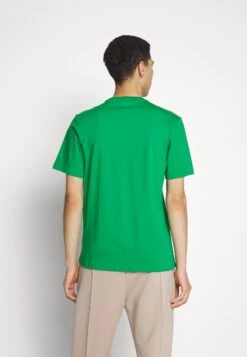 Converse Chuck Patch Tee - Print T-Shirt -Converse Store 5f7c4eb416394f9c907ee96c8b9efeb7