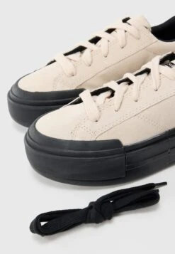 Converse CHUCK TAYLOR ALL STAR CRUISE UNISEX - Trainers - Light Dune/black -Converse Store 6235e2bd8ea94689b916708dd741e135