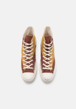 Converse Chuck 70 Unisex - High-Top Trainers - Red Oak/Burnt Honey 9 Converse Chuck 70 Unisex - High-Top Trainers - Red Oak/Burnt Honey -Converse Store 6eaff33223794de6a2f717230bfde068