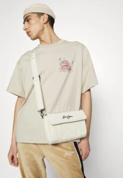 Converse Swamp Pals- Print T-Shirt - Beach Stone -Converse Store 7815060f36a94bfcb3826972c6083b72