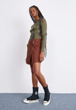 Converse CHUCK 70 PLUS XHI - High-top Trainers - Black/white/egret -Converse Store 7b9321c225ed4b7cb467379c6297347e