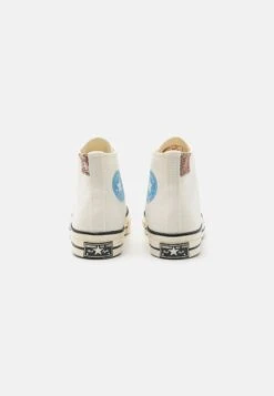 Converse Chuck 70 Crafted Ollie Patch Unisex - High-Top Trainers - Offwhite/Lite Blue/Brown -Converse Store 7d7086f020864341a303e8ac183a4161