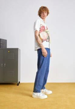 Converse Chuck Taylor All Star Construct Summer Tone Unisex - High-Top Trainers - White/Ghosted/Black -Converse Store 7f0a0fe3bf4b47c0a634af459711ba97