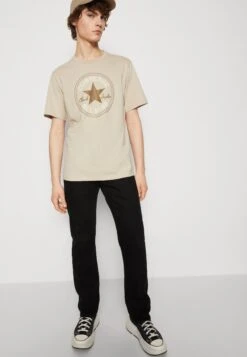 Converse Go To All Star Patch Logo Unisex - Print T-Shirt - Beach Stone -Converse Store 8152d9e4a26148d59c8fd853def57261