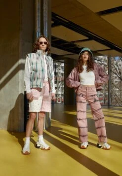 Converse Run Star Motion Canvas Platform Unisex - High-Top Trainers - White/Black/Honey -Converse Store 82515f7b775142b7b9c239455fde9e40