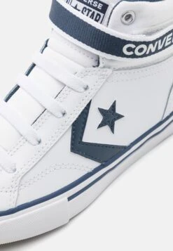 Converse Pro Blaze Strap Easy On Varsity Club Unisex - Trainers - Navy/White -Converse Store 84bdfe55bec341a686fc24d76c31e563