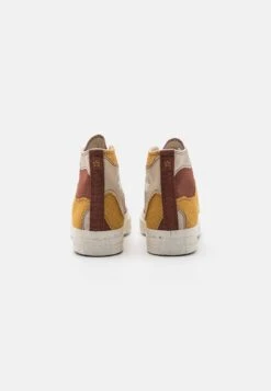 Converse Chuck 70 Unisex - High-Top Trainers - Red Oak/Burnt Honey 8 Converse Chuck 70 Unisex - High-Top Trainers - Red Oak/Burnt Honey -Converse Store 8507c6f8690b4ac8a4064dd159c860b9