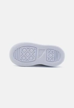 Converse Chuck Taylor All Star Ultra Digi Camo Unisex - High-Top Trainers - White/Black/Lunar Grey -Converse Store 87043ea1dcda44aab31b286f6e84a4b9