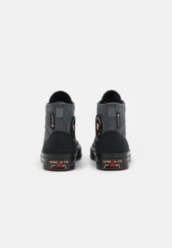 Converse Chuck 70 Gore-Tex Unisex - High-Top Trainers - Black -Converse Store 879d787052864d5db9896270719e4713