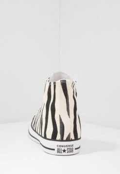 Converse Chuck Taylor All Star - High-Top Trainers - Black/White -Converse Store 8c51c7cbb18c4af980cb031eff190046