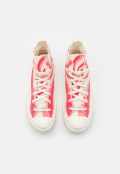 Converse Chuck 70 - High-Top Trainers - Carmine Pink/Sunrise Pink -Converse Store 8c92e36436224174b18fe1a6388838eb
