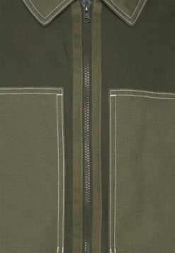 Converse Filled Utility Jacket Unisex - Light Jacket - Field Surplus -Converse Store 8d5be27259834211806a9d88ced3ccdf