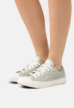 Converse Chuck Classic - Trainers