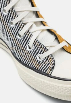 Converse Chuck 70 Workwear Unisex - High-Top Trainers - Burnt Honey/Egret/Black -Converse Store 93766b6ac8c2433cb9e0f9e41c583213