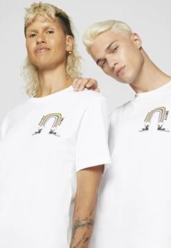 Converse Pride Family And Unity Tee Unisex - Print T-Shirt - White -Converse Store 95a47d366eb148769a69bfa28f178bd1