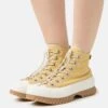 Converse Chuck Taylor All Star Lugged 2.0 Summer Utility - High-Top Trainers - Trailhead Gold/Burnt Honey/Egret